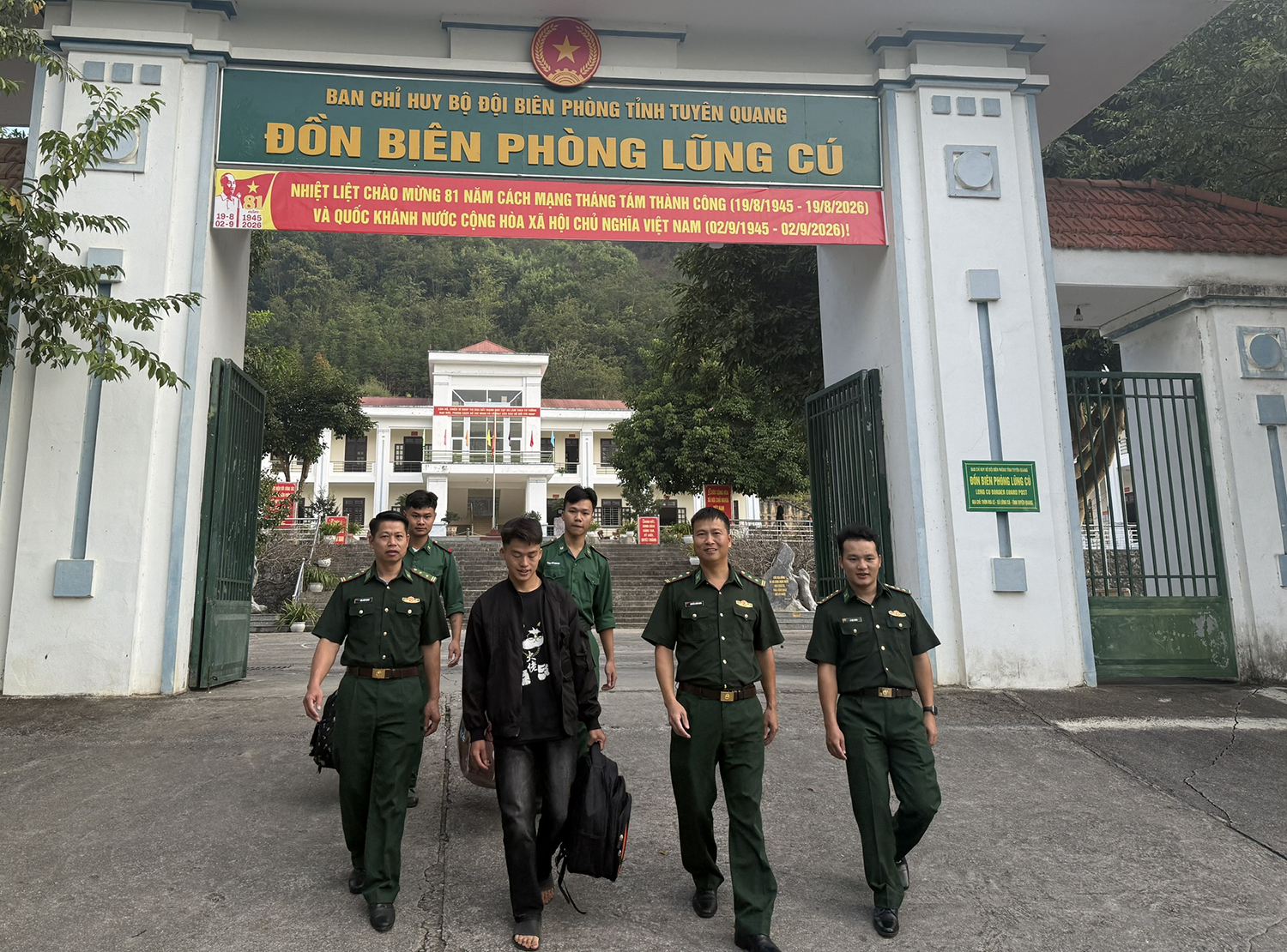 Hành trình mới của người con nuôi Đồn Biên phòng Lũng Cú