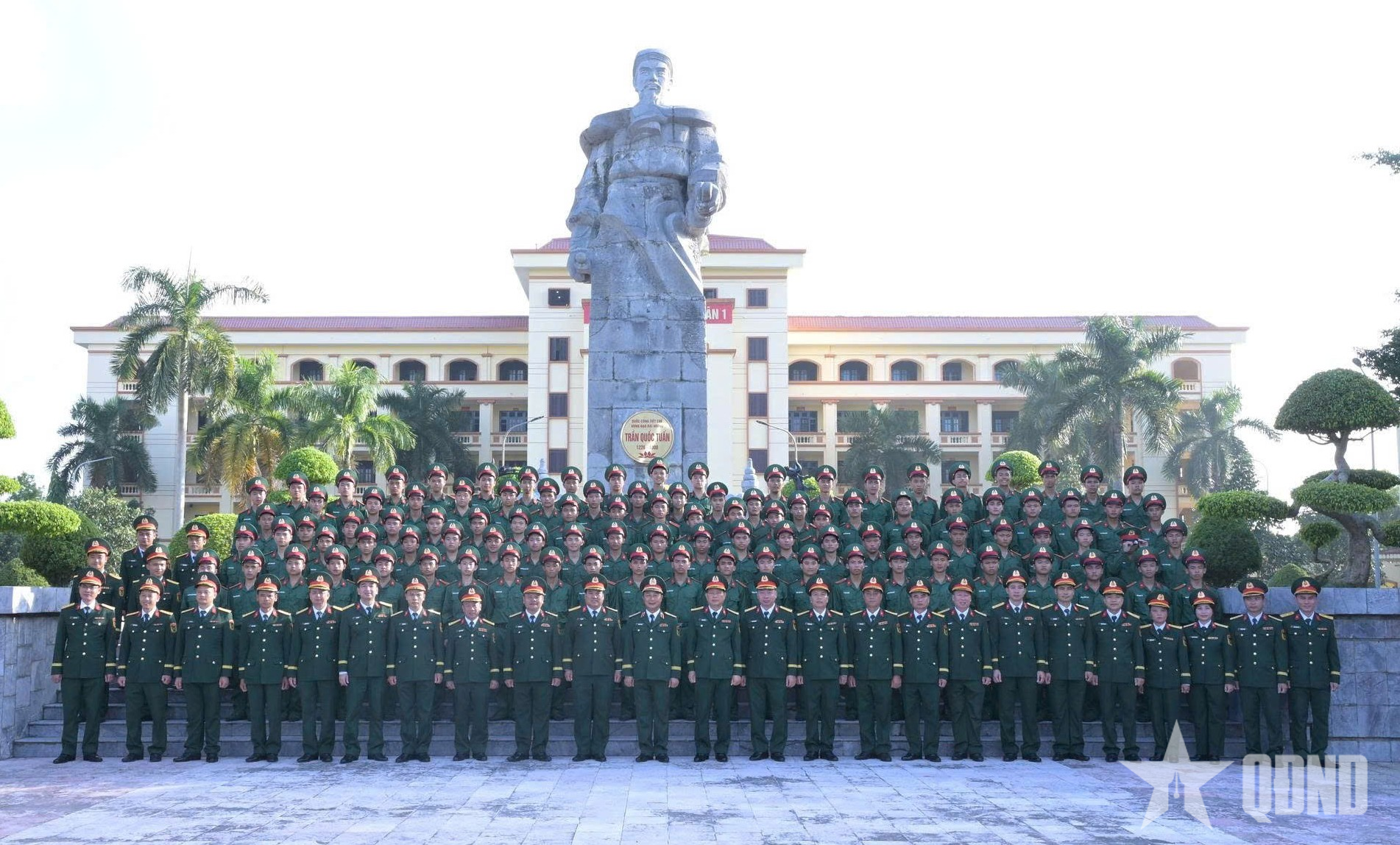 Học viên Trường Sĩ quan Lục quân 1: Hứa quyết tâm trước anh linh các thế hệ đi trước