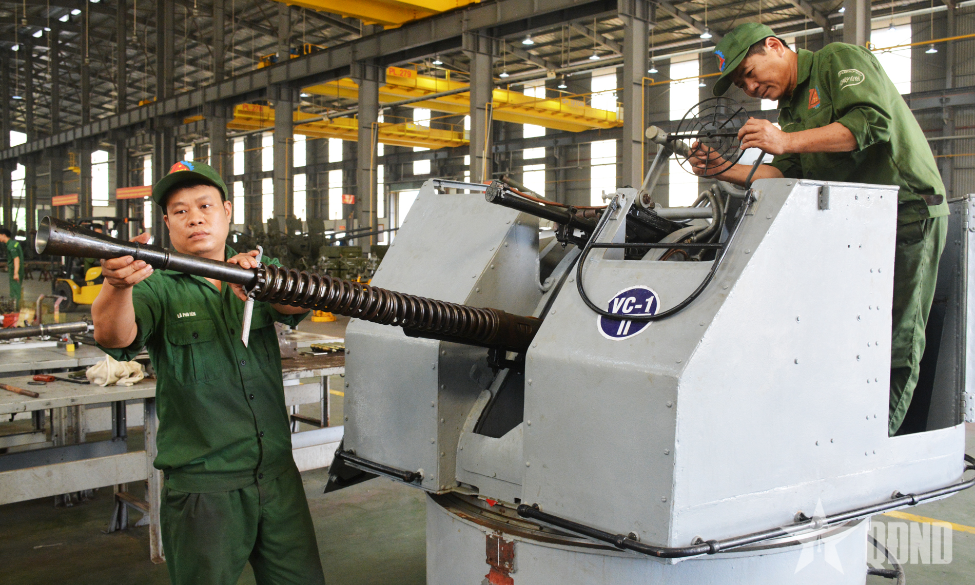 Xí nghiệp Liên hợp Z751: Biến khó khăn trong sửa chữa thành sáng kiến kỹ thuật