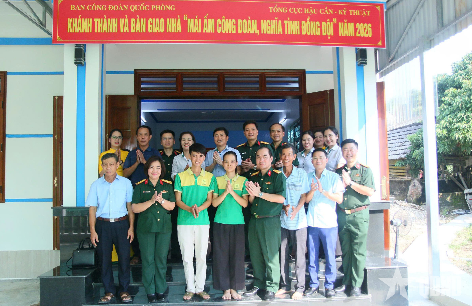 Trao “Mái ấm công đoàn, nghĩa tình đồng đội” tặng đoàn viên khó khăn