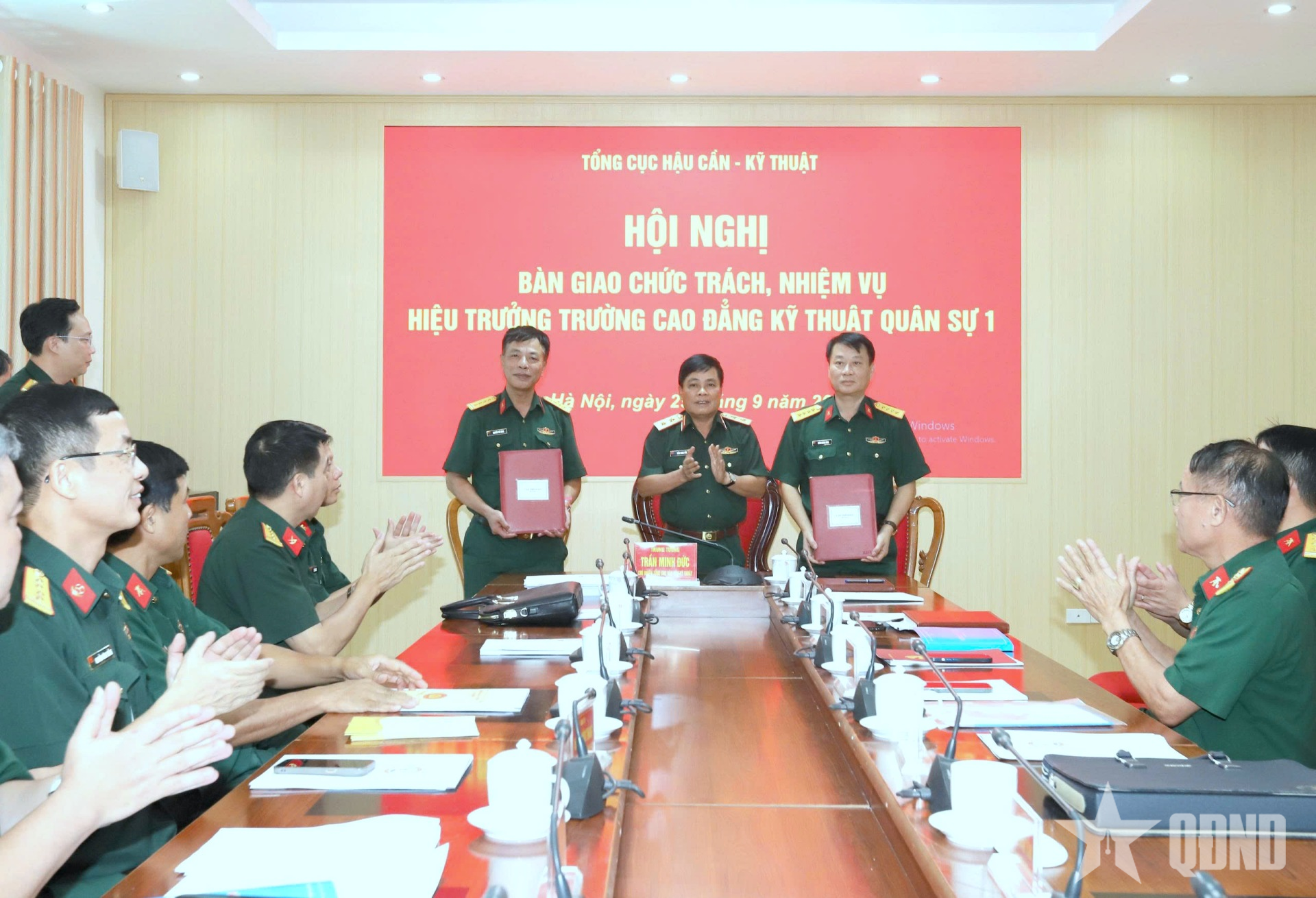 Bàn giao chức trách, nhiệm vụ Hiệu trưởng Trường Cao đẳng Kỹ thuật quân sự 1
