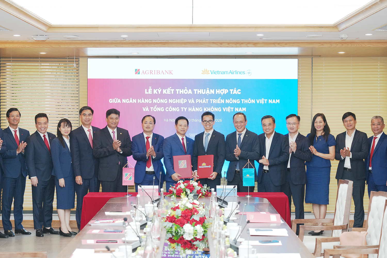 Vietnam Airlines - Agribank kết nối hệ sinh thái hàng không - tài chính

