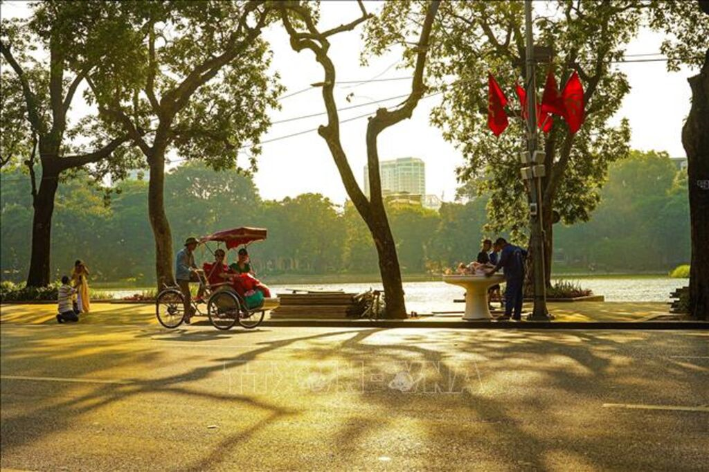 Thời tiết hôm nay (30-9): Miền Bắc ngày nắng, có nơi nắng nóng gay gắt