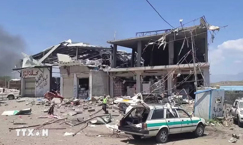 Giao tranh Yemen leo thang, Houthi hứng loạt không kích