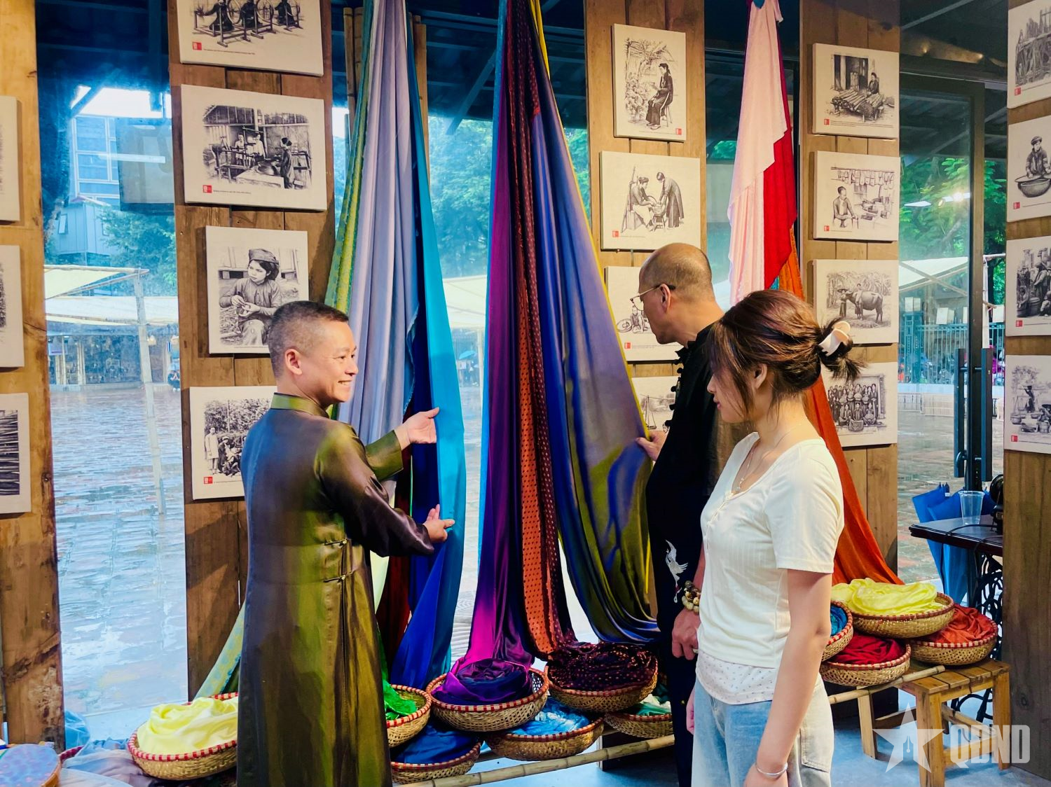 Áo dài kể chuyện Hà Nội
