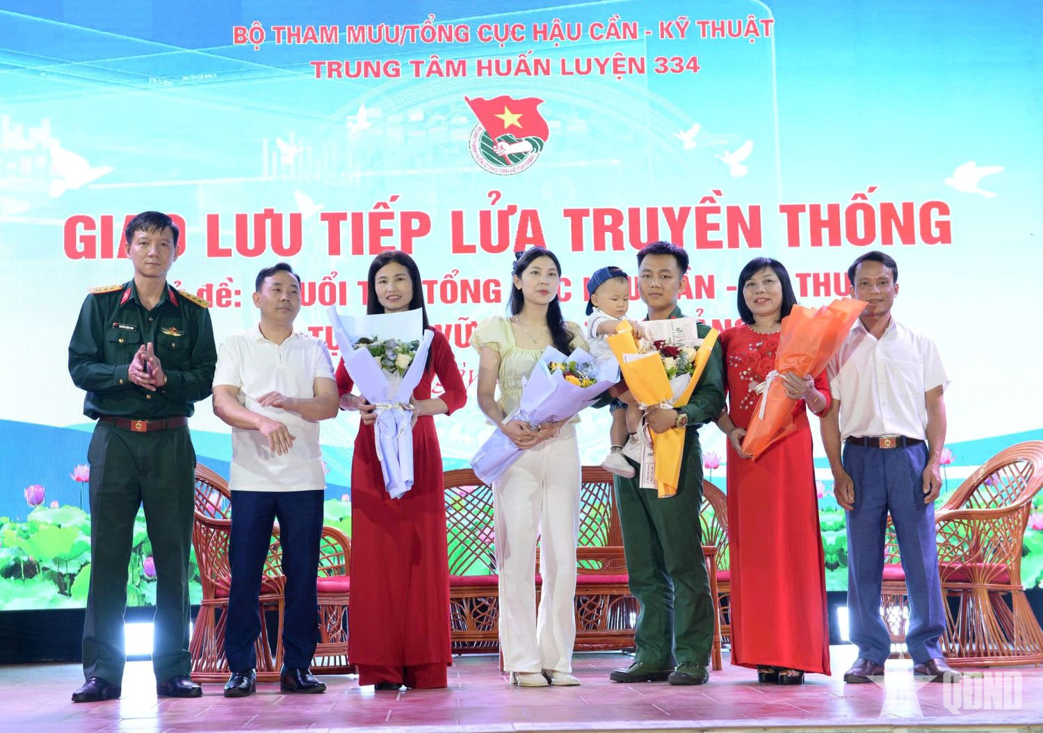 Phía sau mỗi người lính là một gia đình yêu thương