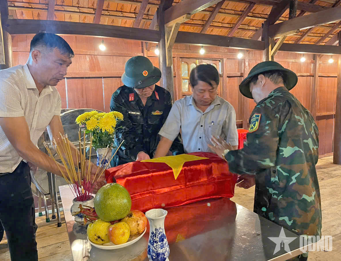 Sư đoàn 10 (Quân đoàn 34) quy tập được một bộ hài cốt liệt sĩ tại xã Măng Ri, tỉnh Quảng Ngãi