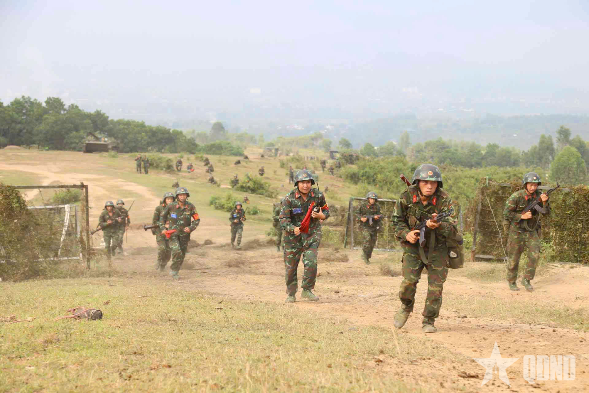 Xây dựng phòng thủ Quân khu 2 vững mạnh trong thực hiện chính quyền địa phương hai cấp


