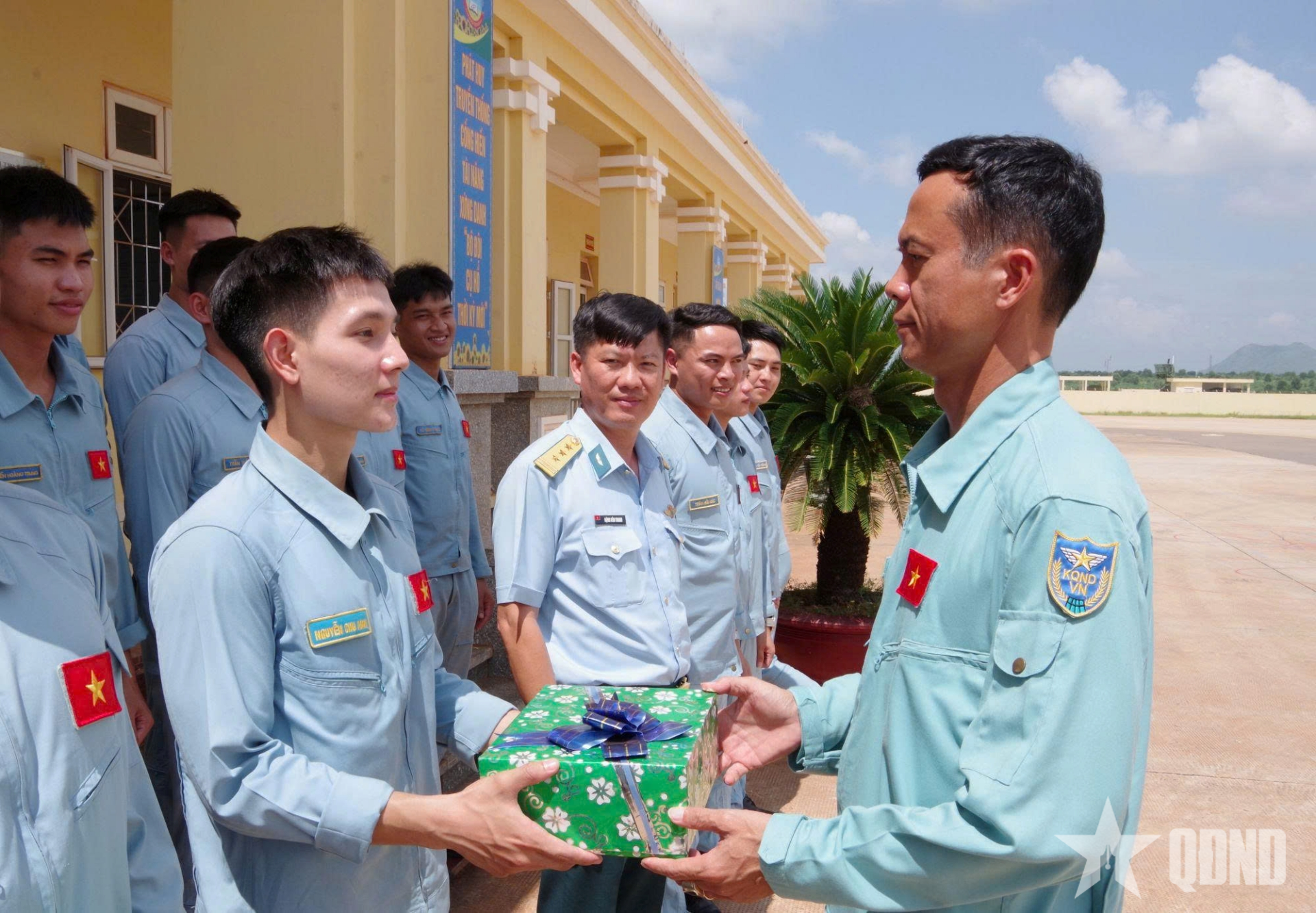 Trung đoàn 920 tổ chức thành công ban bay thực hành tốt nghiệp