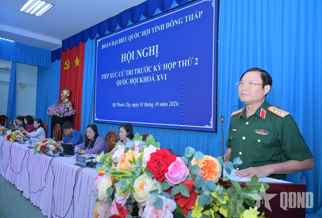 Đại tướng Nguyễn Tân Cương tiếp xúc cử tri tại tỉnh Đồng Tháp