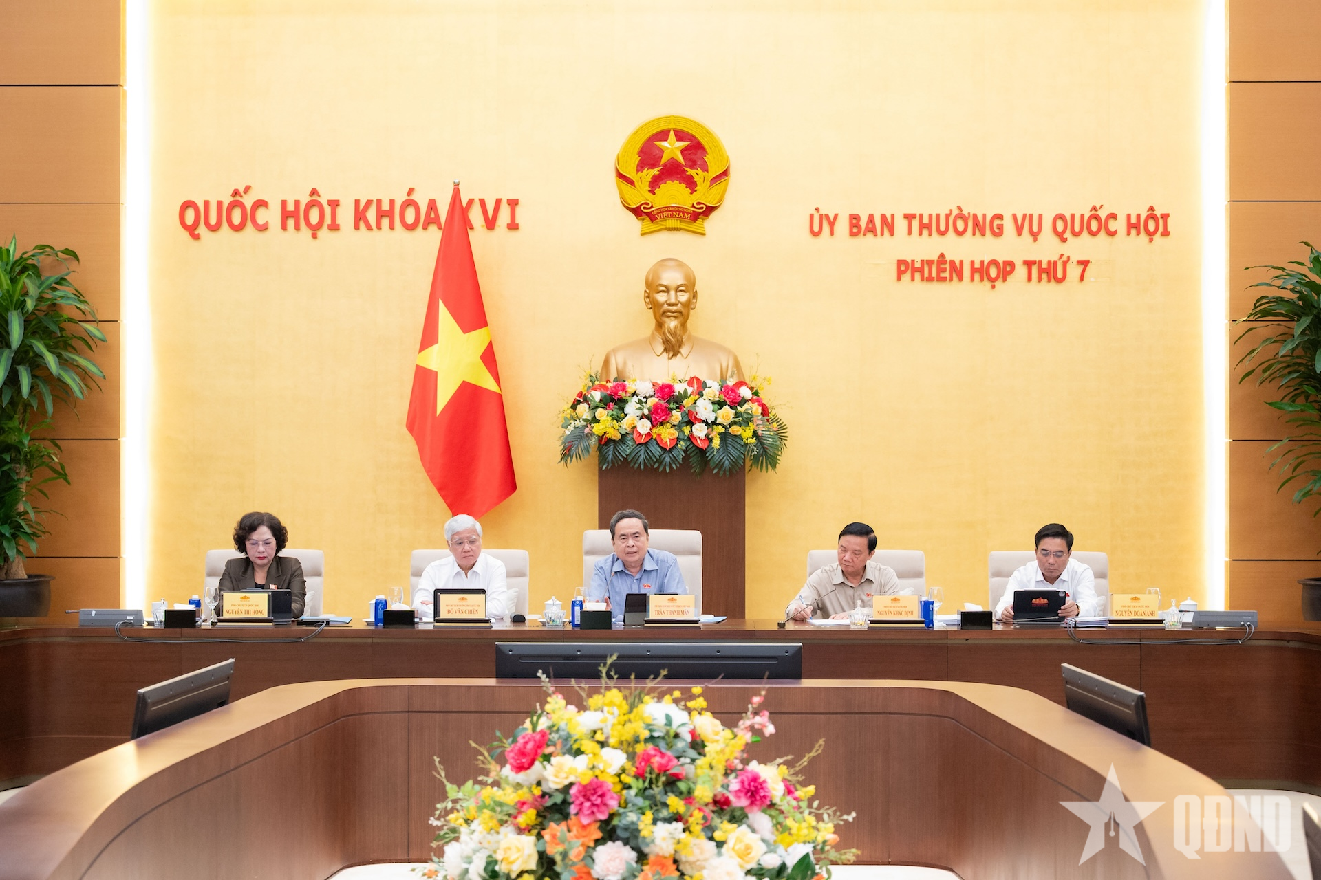 Bảo đảm gắn kết chặt chẽ giữa xây dựng, ban hành với tổ chức thi hành pháp luật