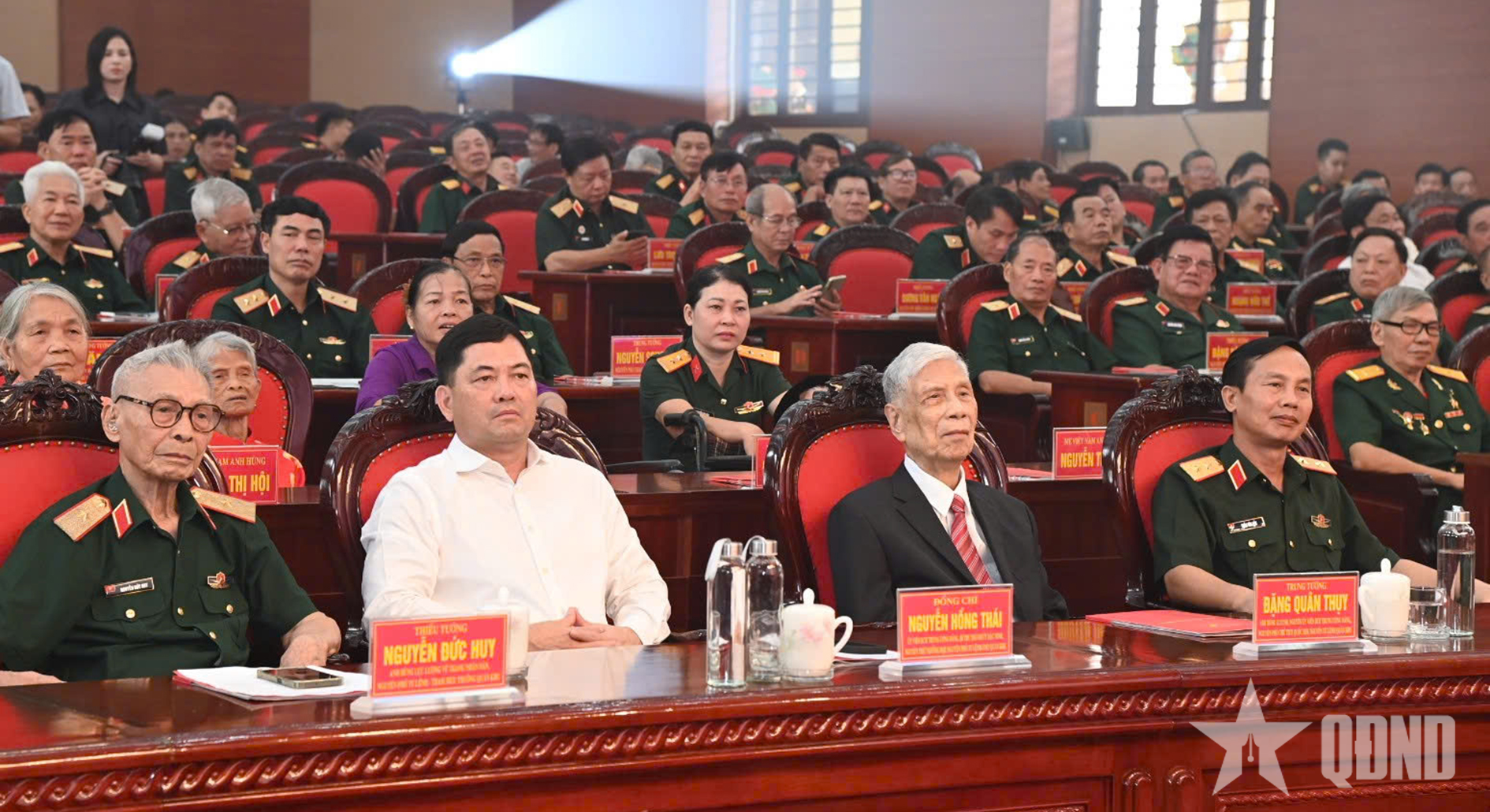 Gặp mặt kỷ niệm 80 năm Ngày truyền thống LLVT Quân khu 2