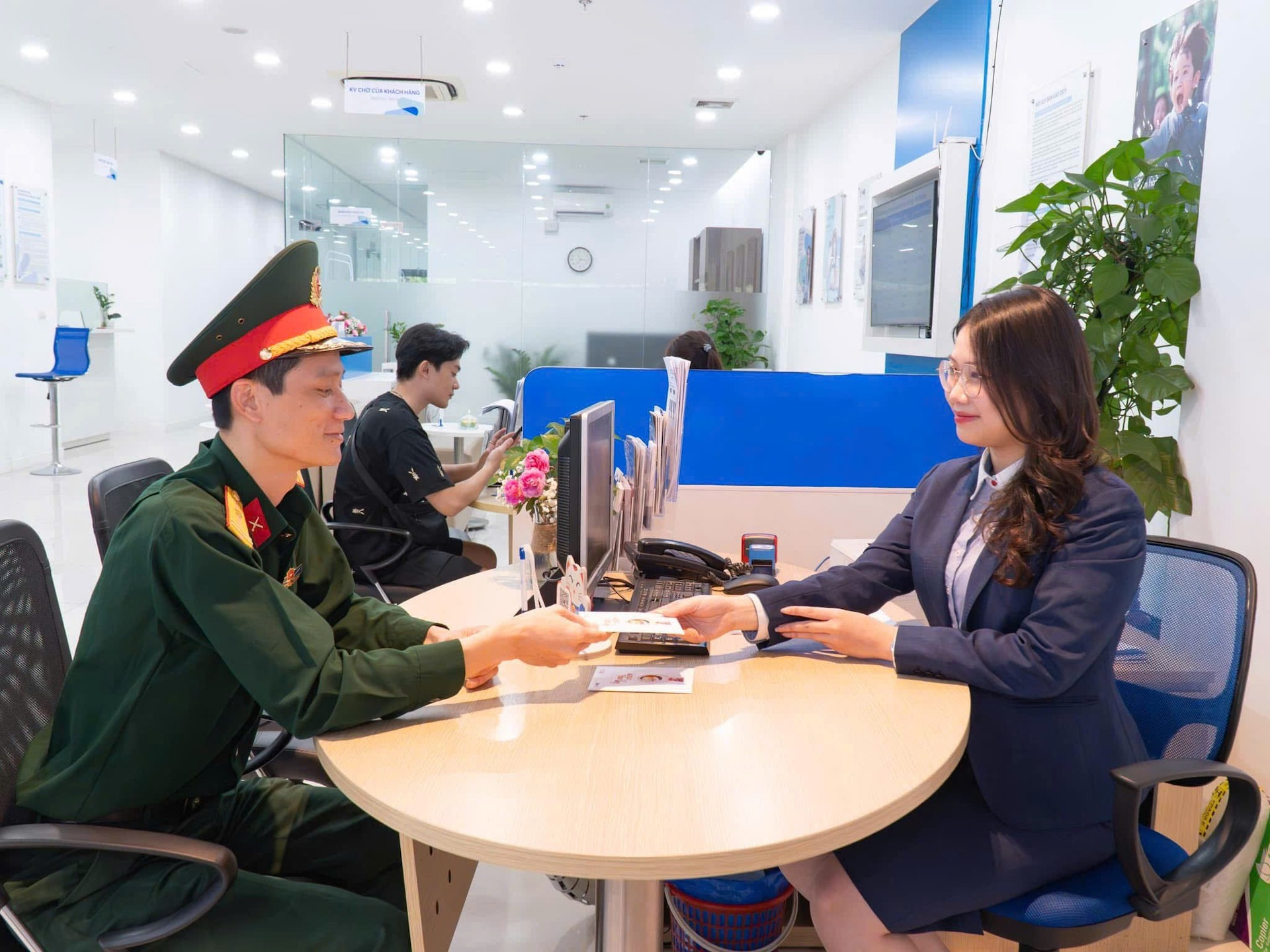 MB trở thành ngân hàng đầu tiên tại Việt Nam vượt mốc 100.000 tỷ đồng vốn điều lệ
