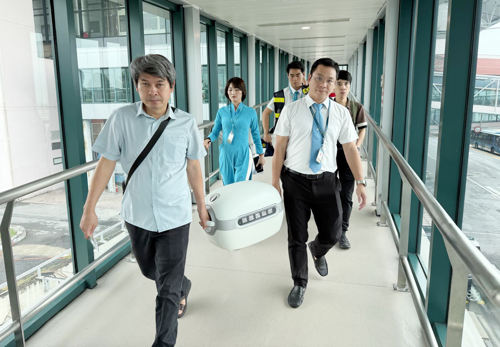 Vietnam Airlines đổi chuyến, chạy đua thời gian vận chuyển mô, tạng cứu người


