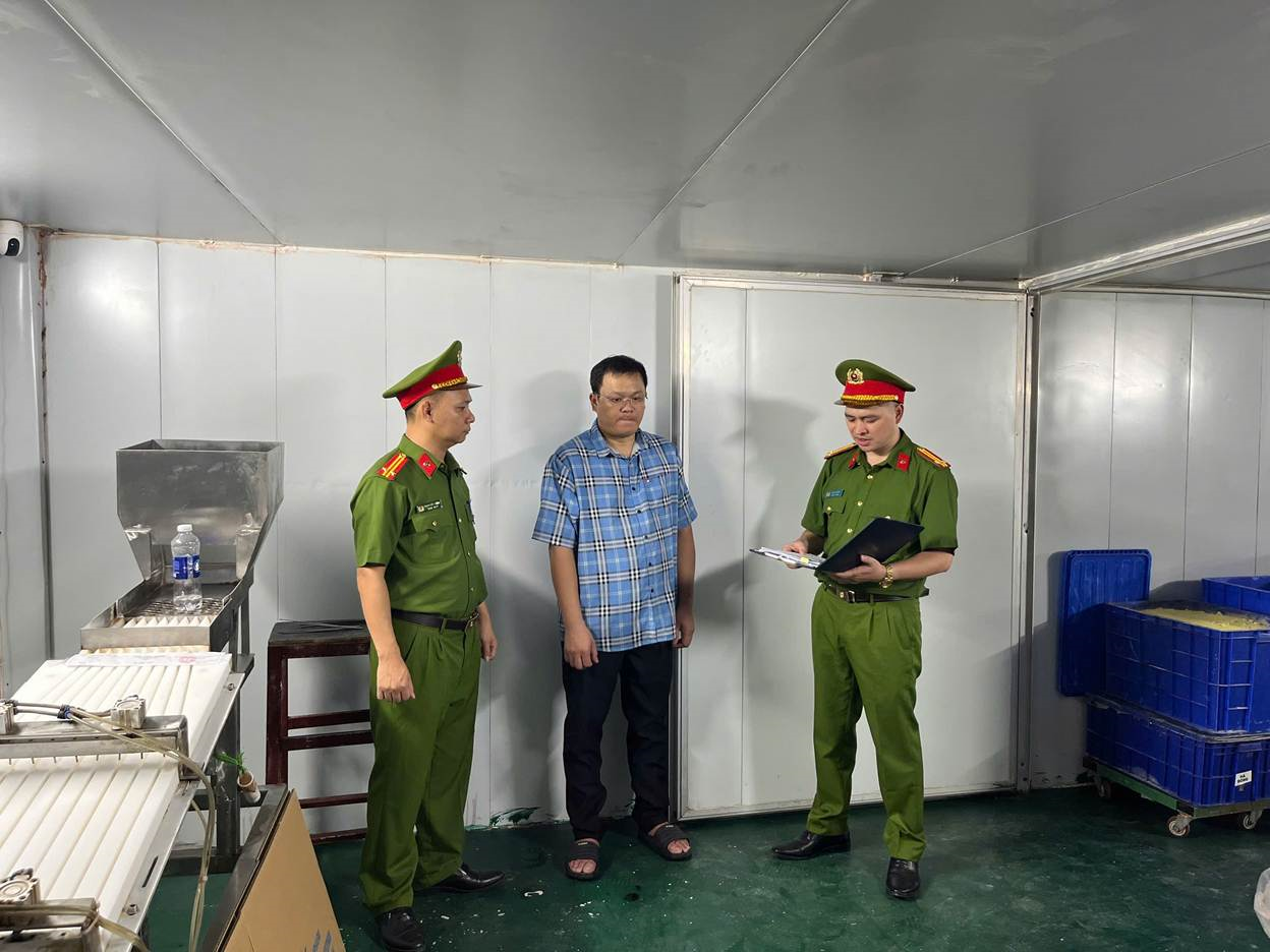 Khởi tố vụ sản xuất thực phẩm giả