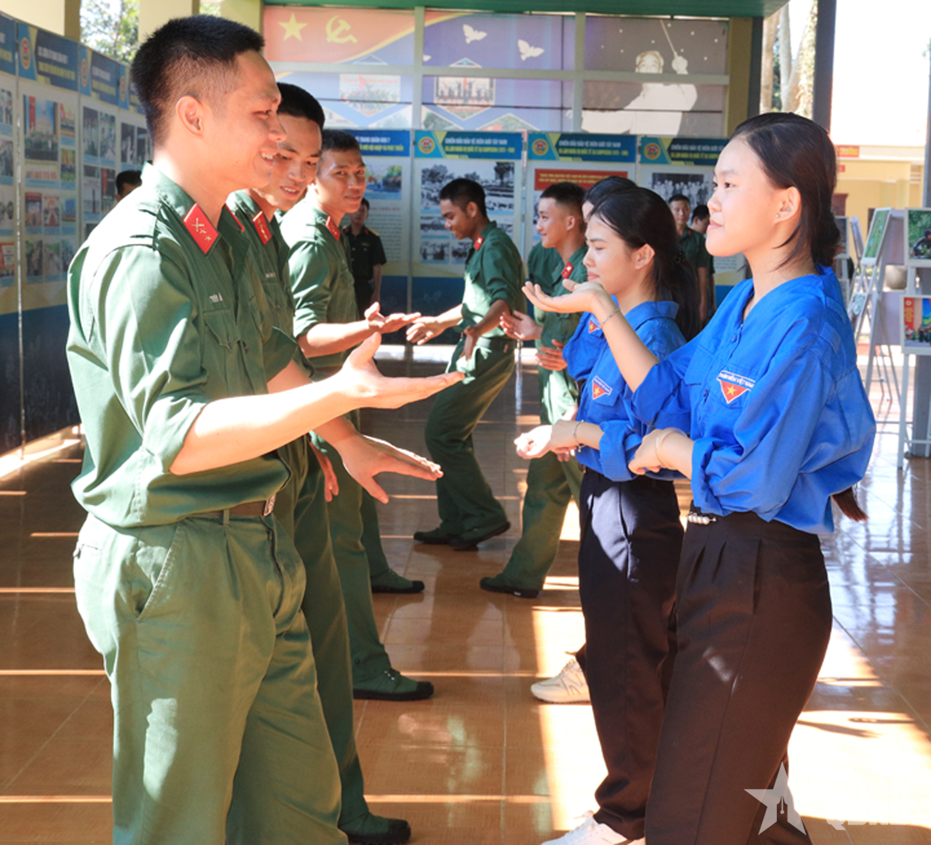 Quân khu 7 tập huấn các điệu múa truyền thống Lào, Campuchia