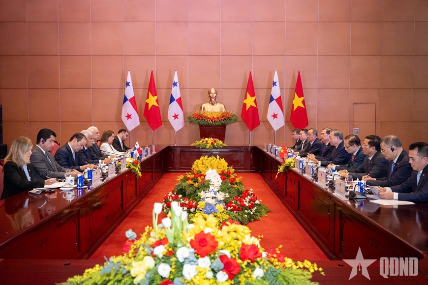 Tổng B&iacute; thư, Chủ tịch nước T&ocirc; L&acirc;m hội đ&agrave;m với Tổng thống Cộng h&ograve;a Panama