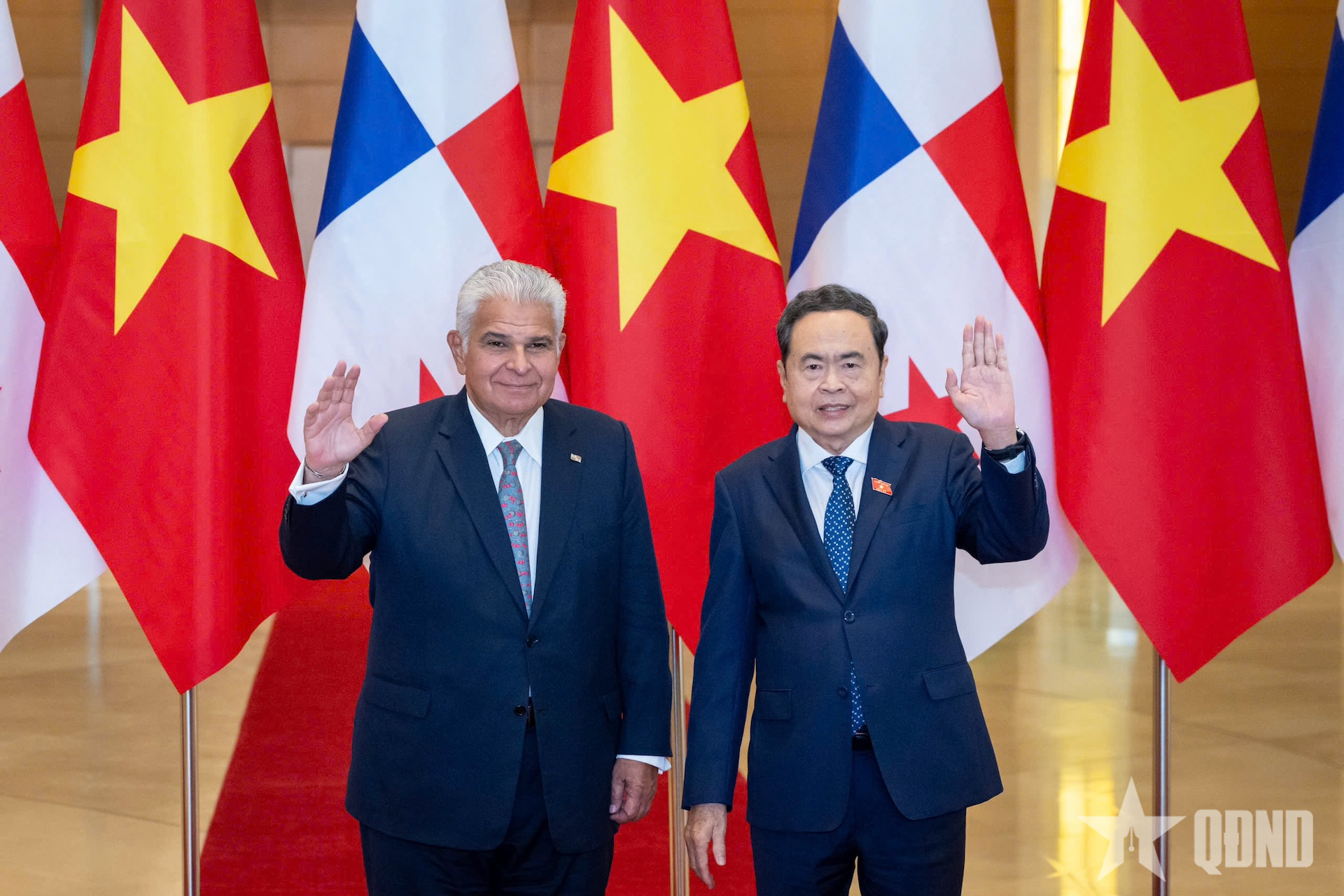 Chủ tịch Quốc hội Trần Thanh Mẫn hội kiến Tổng thống Panama