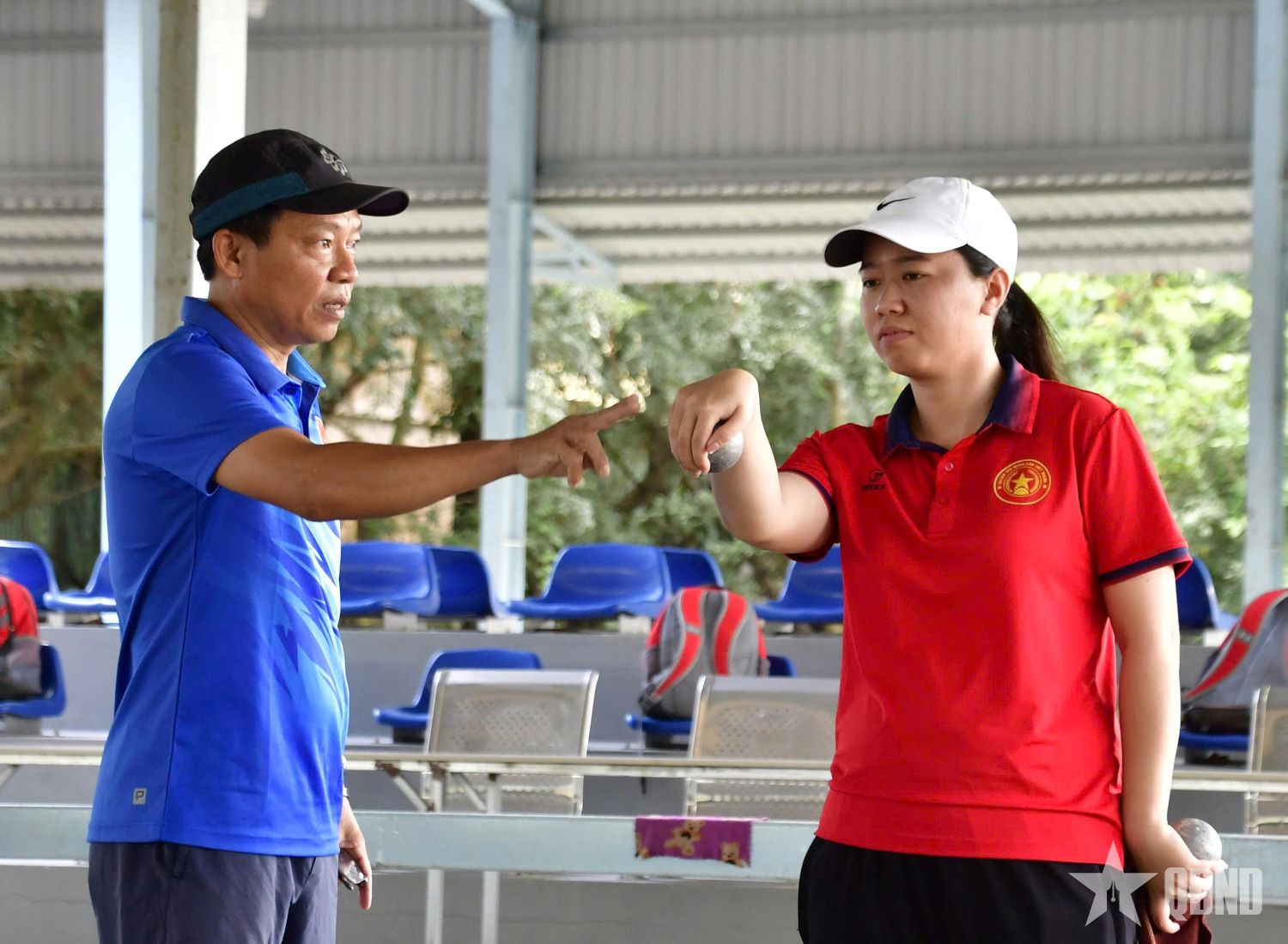 Vận động viên bi sắt của vùng đất sen hồng