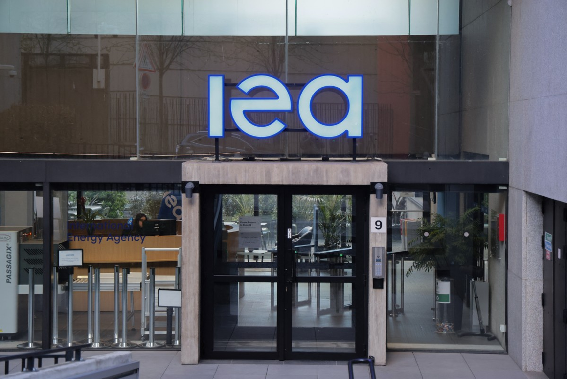 IEA tái khẳng định cam kết xả các kho dự trữ dầu