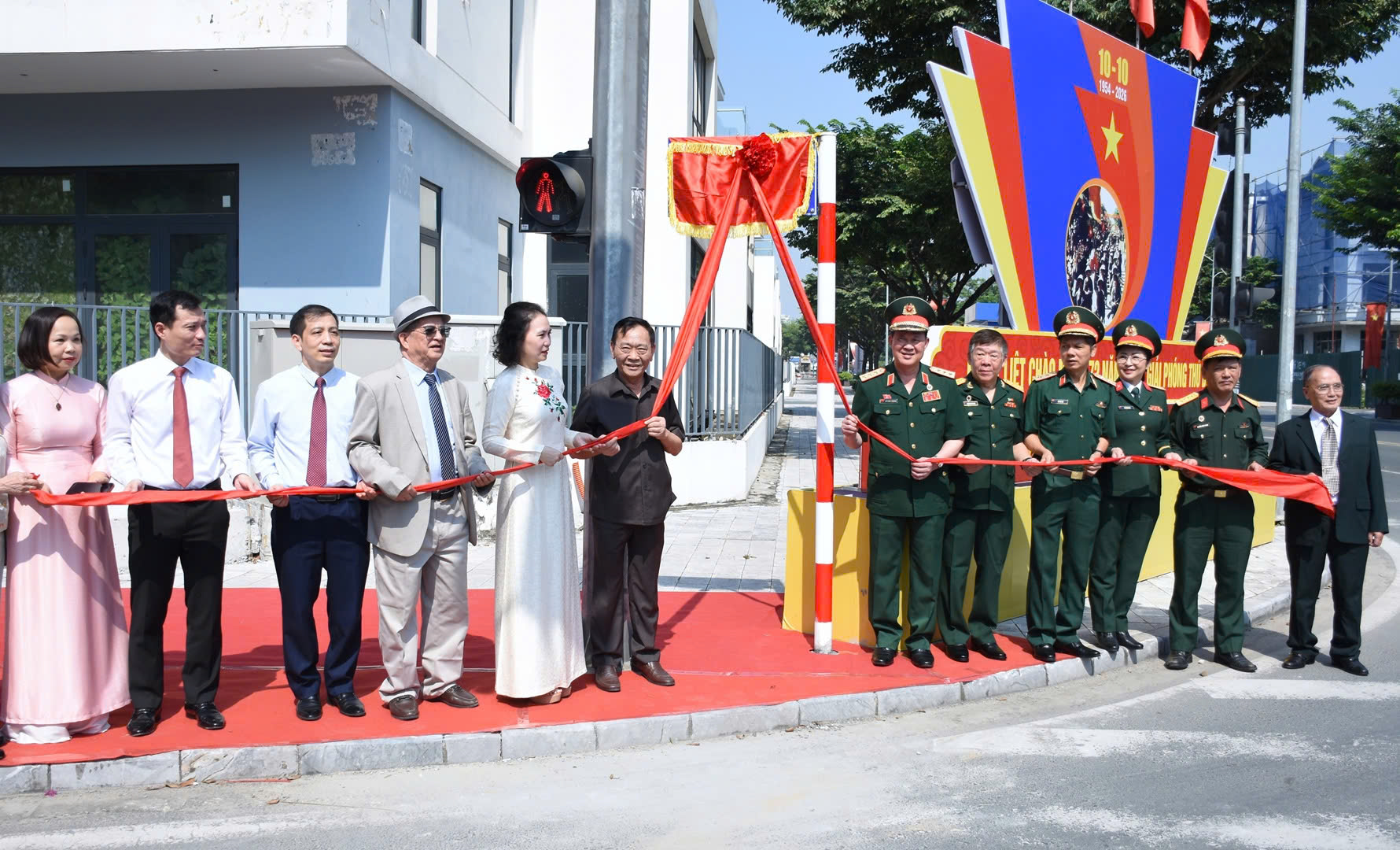 Hà Nội gắn biển tên phố mang tên Trung tướng Vũ Nam Long
