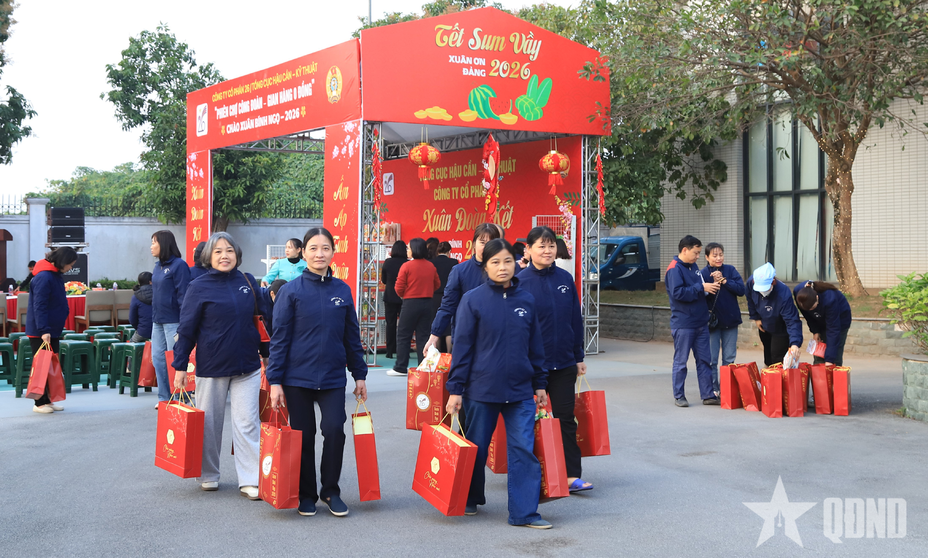 Tổng Liên đoàn Lao động Việt Nam: Tăng nguồn lực, mở rộng đối tượng chăm lo Tết 2027