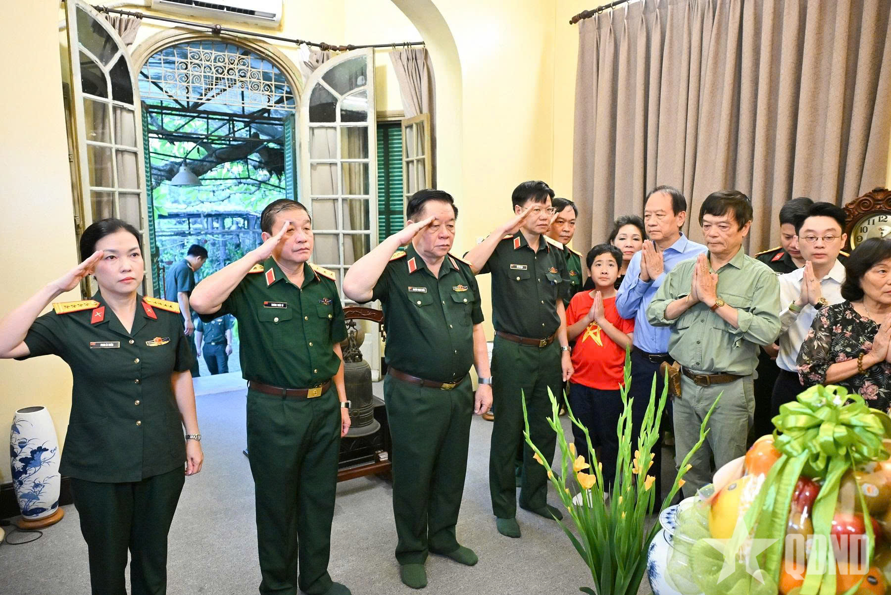 Đại tướng Nguyễn Trọng Nghĩa dâng hương tưởng nhớ Đại tướng Võ Nguyên Giáp