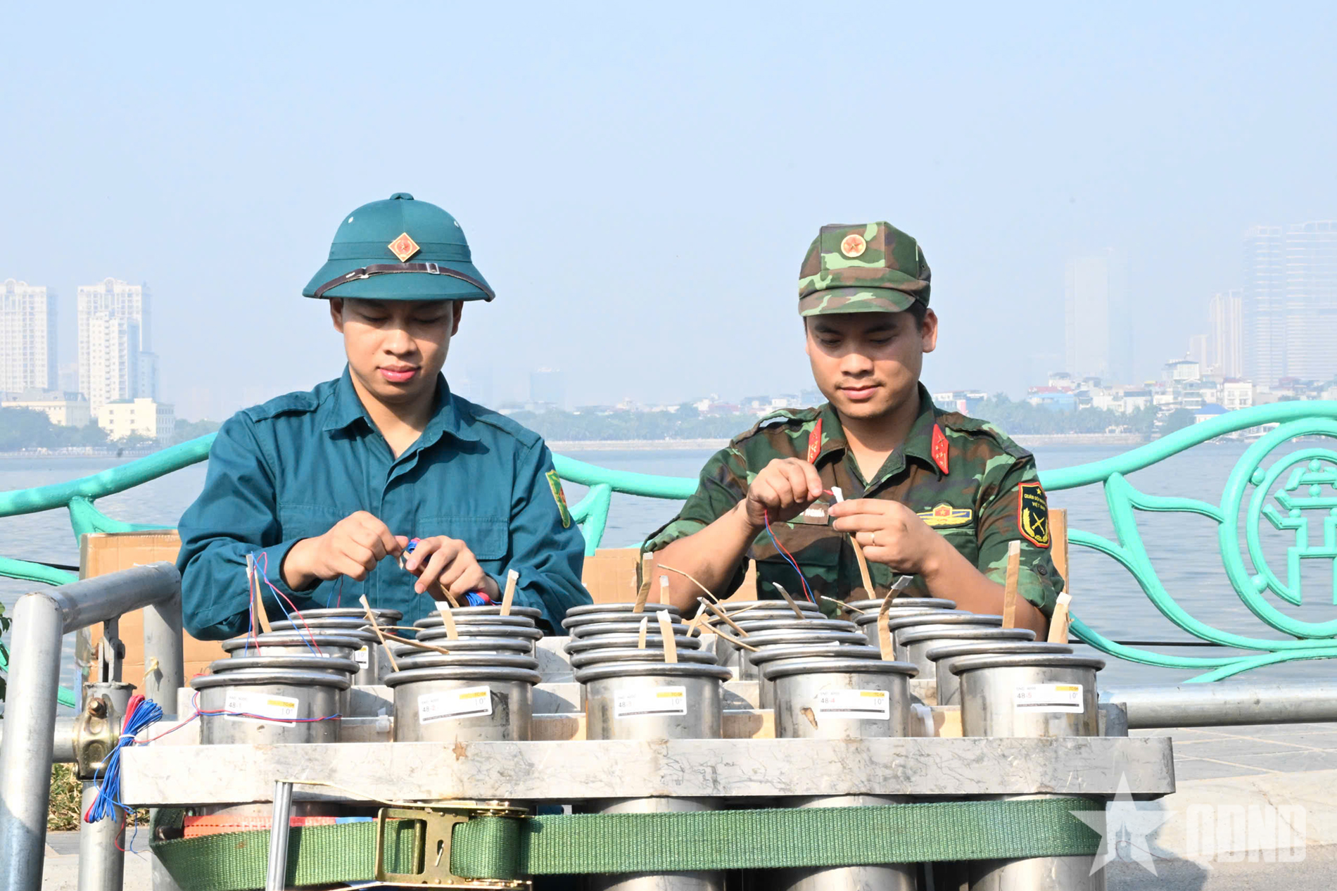 Hà Nội: Khẩn trương hoàn thành các trận địa bắn pháo hoa phục vụ kỷ niệm Ngày Giải phóng Thủ đô