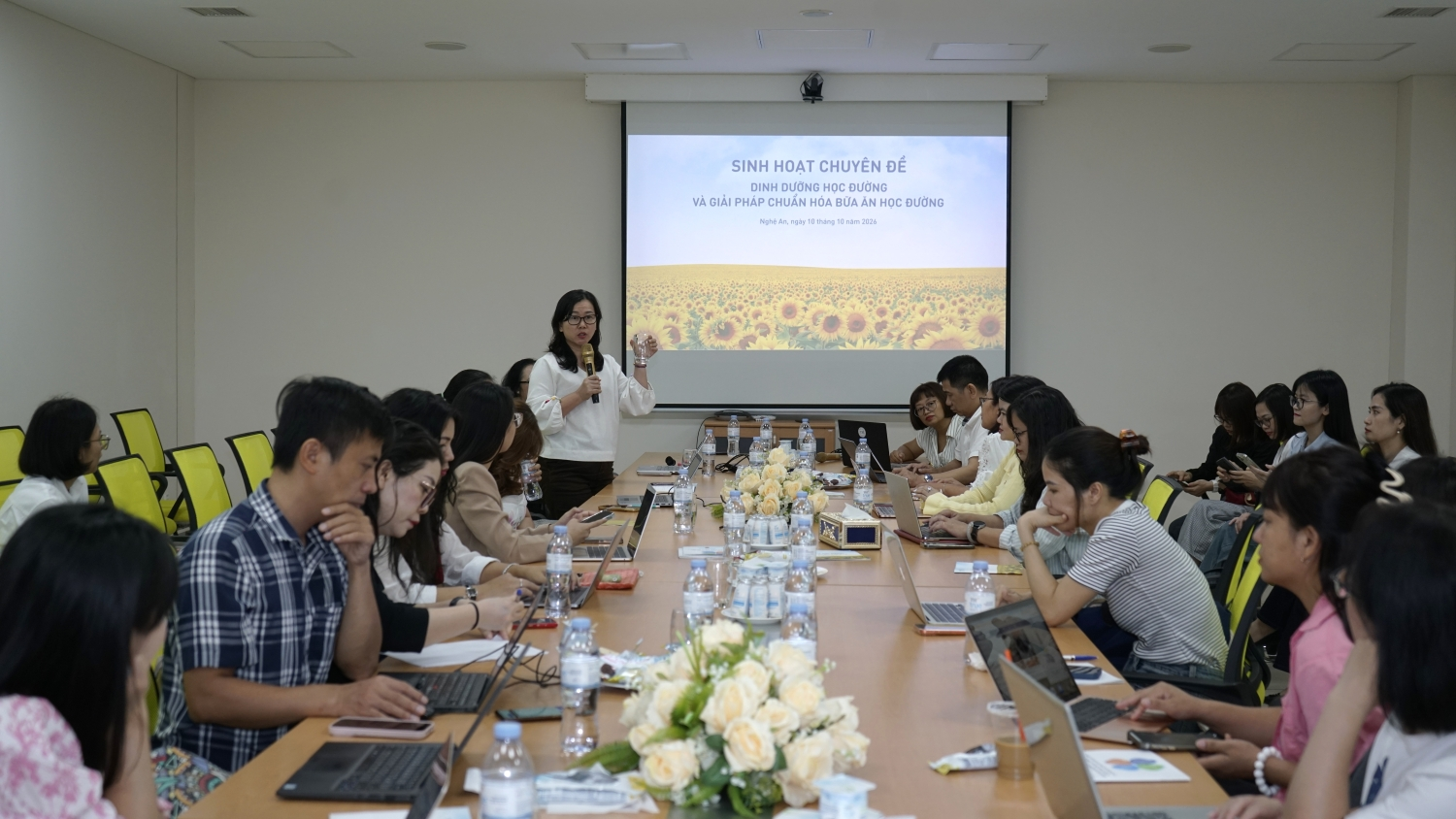 Chuẩn hóa bữa ăn học đường từ yêu cầu thực tiễn