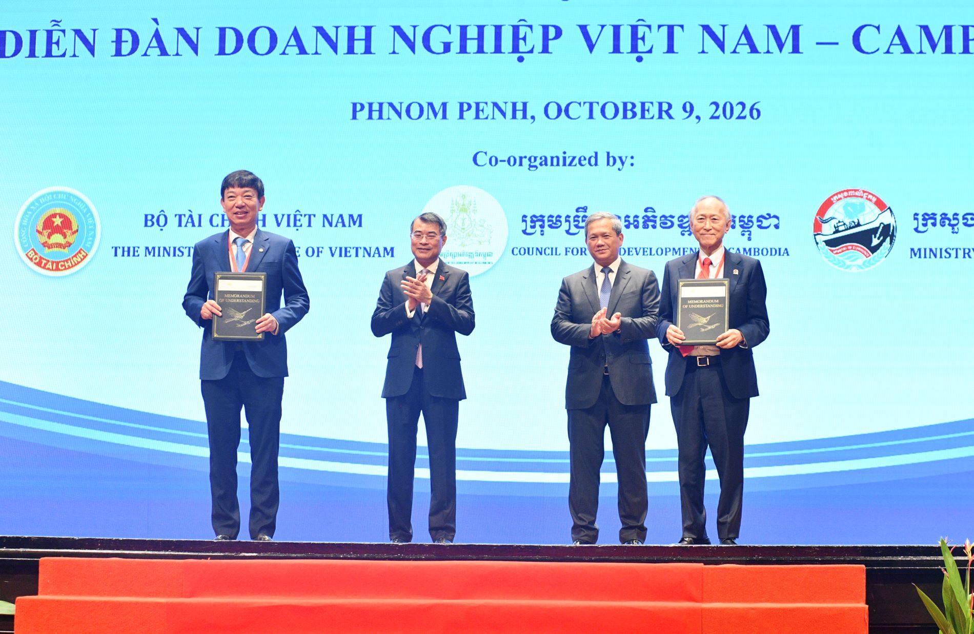 Vietnam Airlines bắt tay đối tác tại Lào, Campuchia thúc đẩy du lịch Đông Dương  