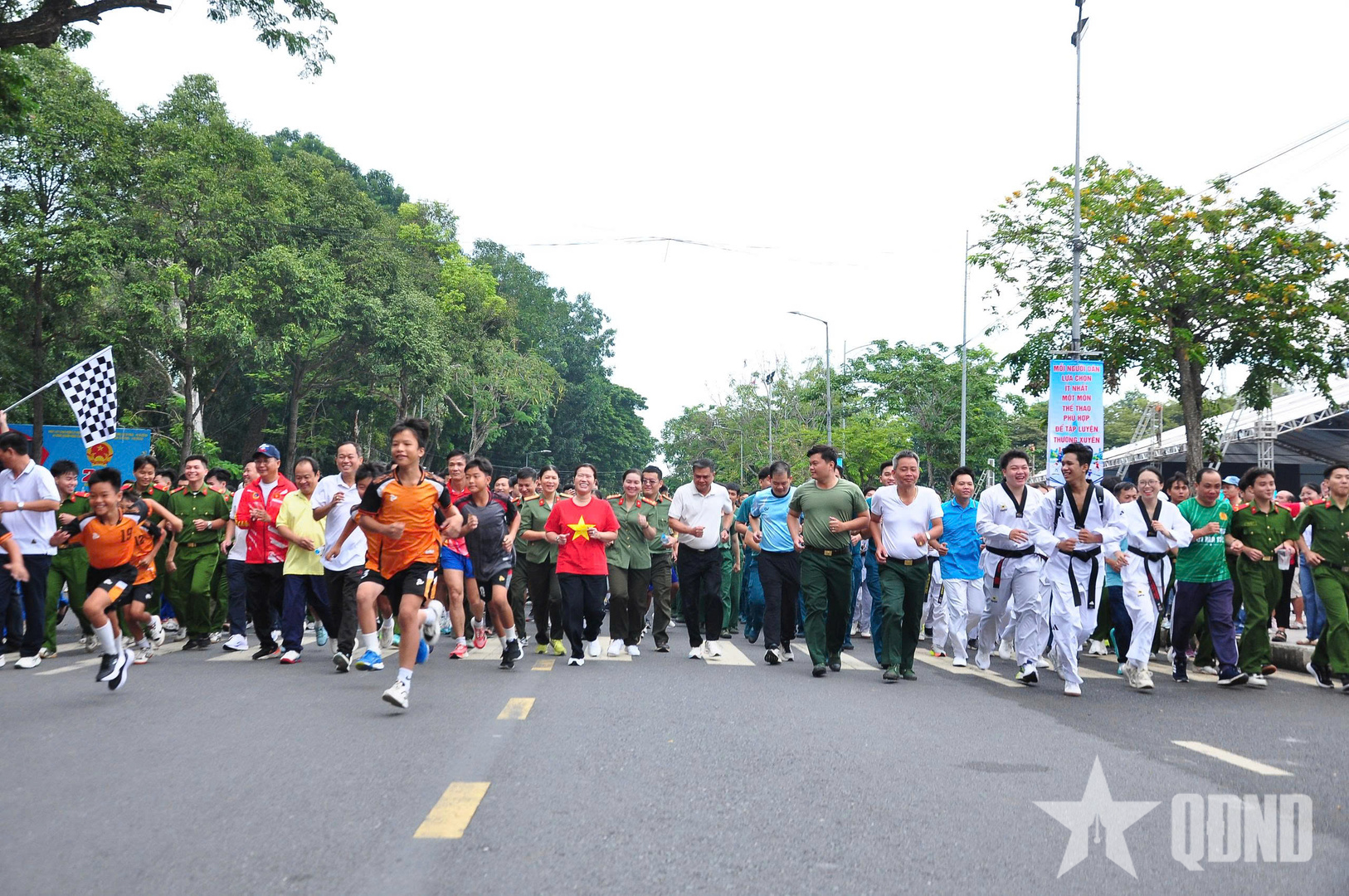 Cần Thơ: Hưởng ứng phong trào “Mỗi người dân lựa chọn ít nhất một môn thể thao phù hợp để tập luyện thường xuyên”