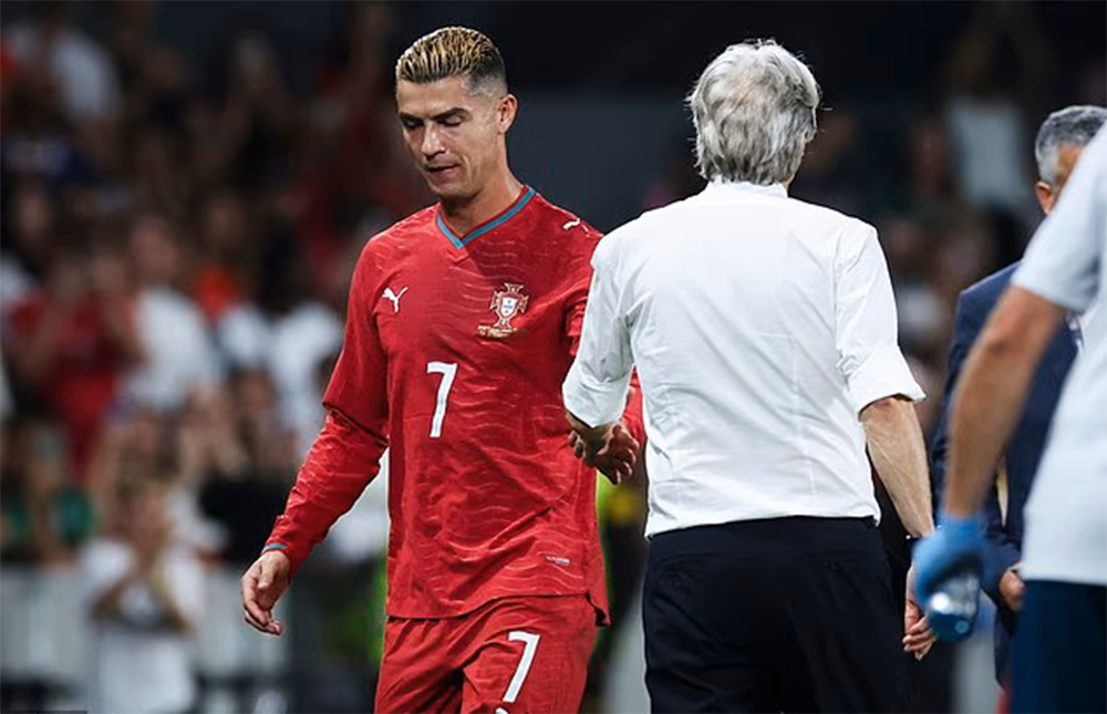 Liên đoàn Bóng đá Bồ Đào Nha mở cuộc điều tra kỷ luật Ronaldo

