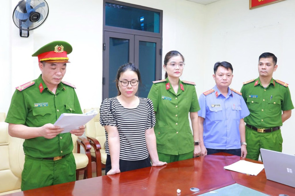 Bắt đối tượng giả mạo chữ ký, chiếm đoạt hơn 30 tỷ đồng
