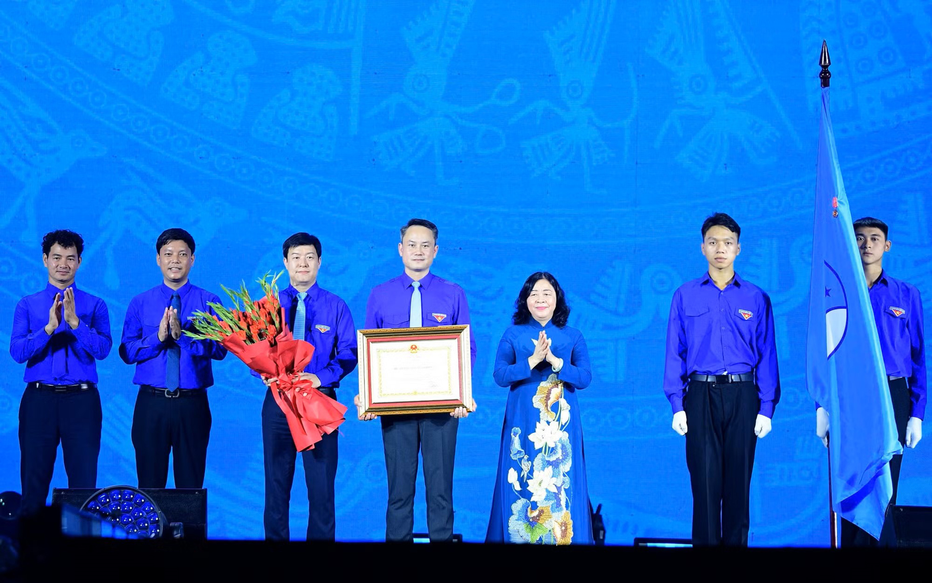Hội Liên hiệp Thanh niên Việt Nam đón nhận Huân chương Lao động hạng Nhất