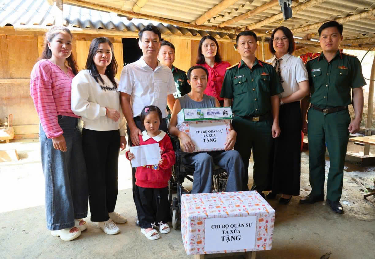 Mong em nhỏ không bị bỏ lại phía sau