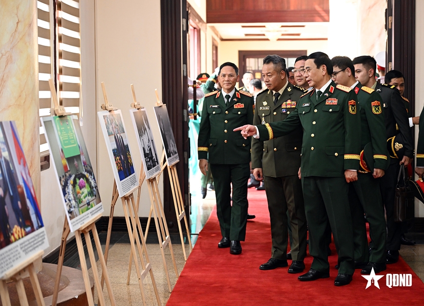 Đại tướng Phan Văn Giang hội đàm với Phó thủ tướng, Bộ trưởng Bộ Quốc phòng Campuchia
