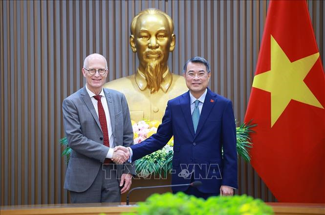 Thủ tướng Lê Minh Hưng tiếp Thủ hiến Hamburg