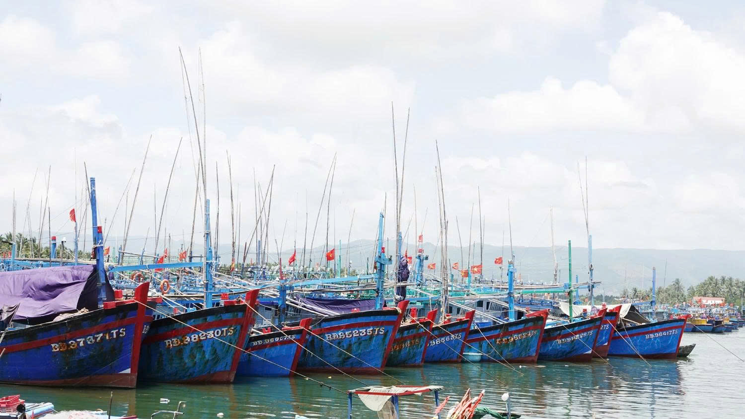 Kiểm soát, ngăn chặn tàu cá có nguy cơ cao vi phạm khai thác trên biển
