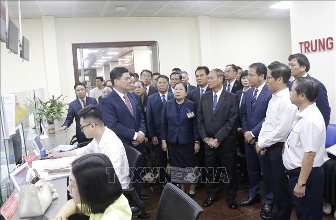 Thường trực Ban Bí thư Trung ương Đảng Nhân dân Cách mạng Lào kết thúc tốt đẹp chuyến thăm Việt Nam  