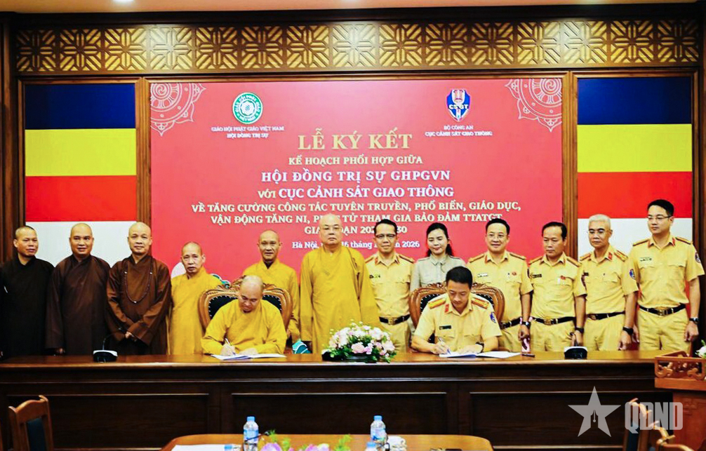 Vận động tăng ni, phật tử tham gia bảo đảm trật tự, an toàn giao thông