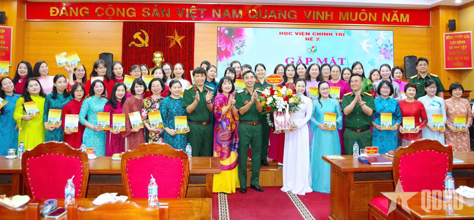 Phụ nữ Hệ 2, Học viện Chính trị năng động, trách nhiệm trong công tác