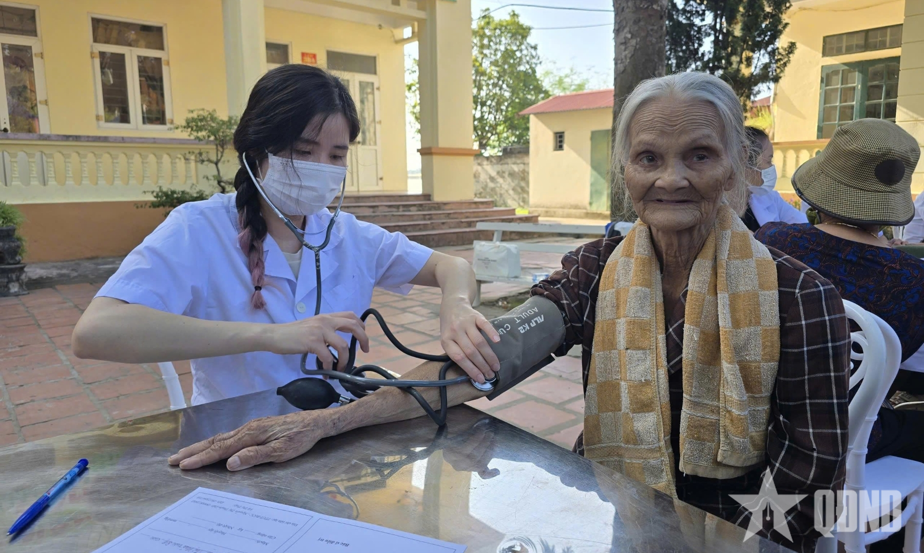 Chung tay chăm sóc sức khỏe nhân dân từ hoạt động thiện nguyện
