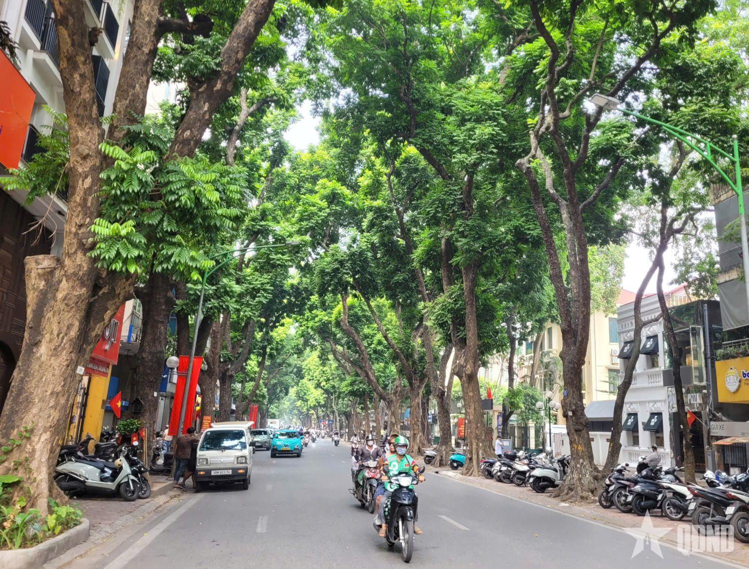 Kiến tạo Thủ đô xanh trên nền tảng bản sắc