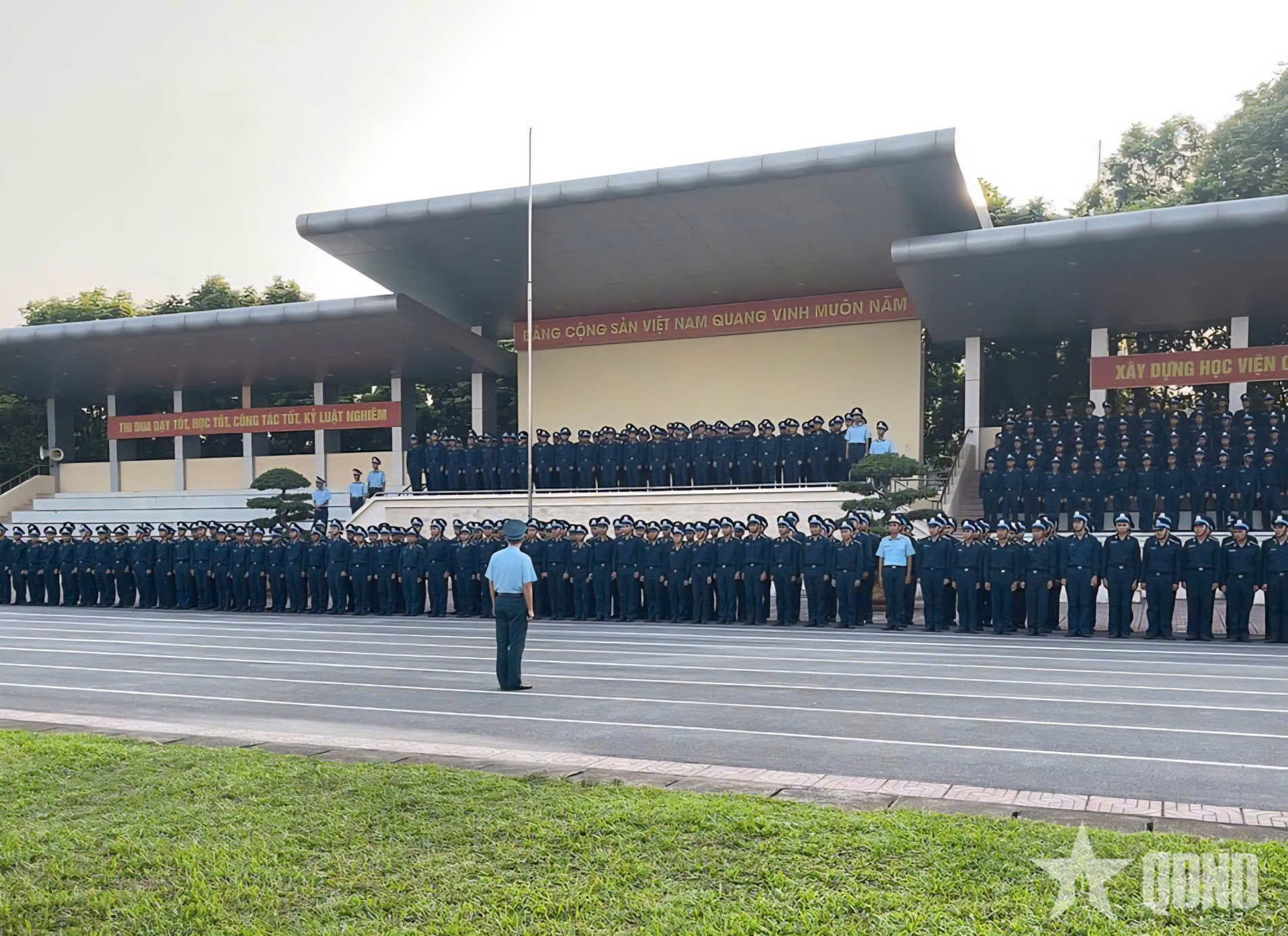 Bảo đảm tốt hậu cần, giúp học viên yên tâm học tập