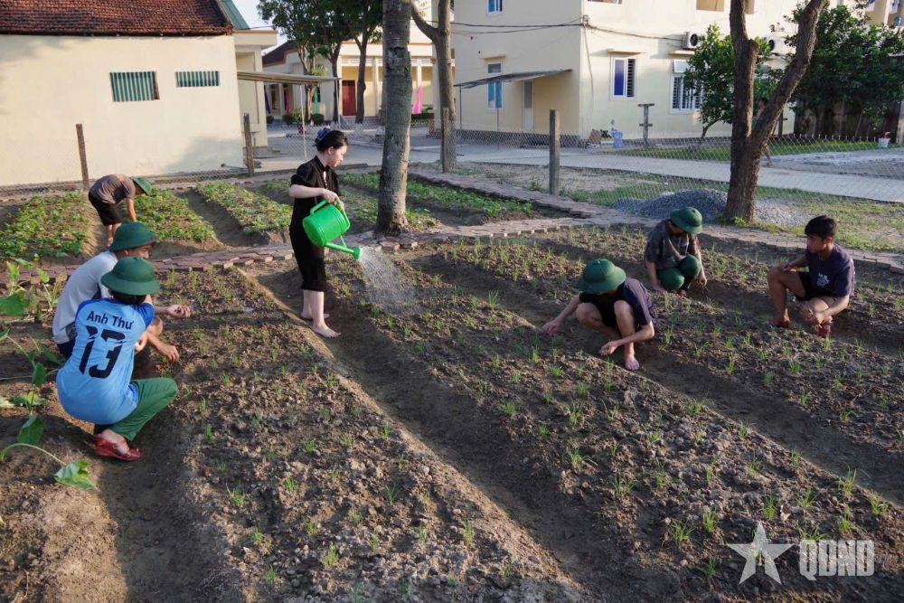 Trường Thiếu sinh quân miền Trung: Gieo mầm yêu thương từ những ngày đầu