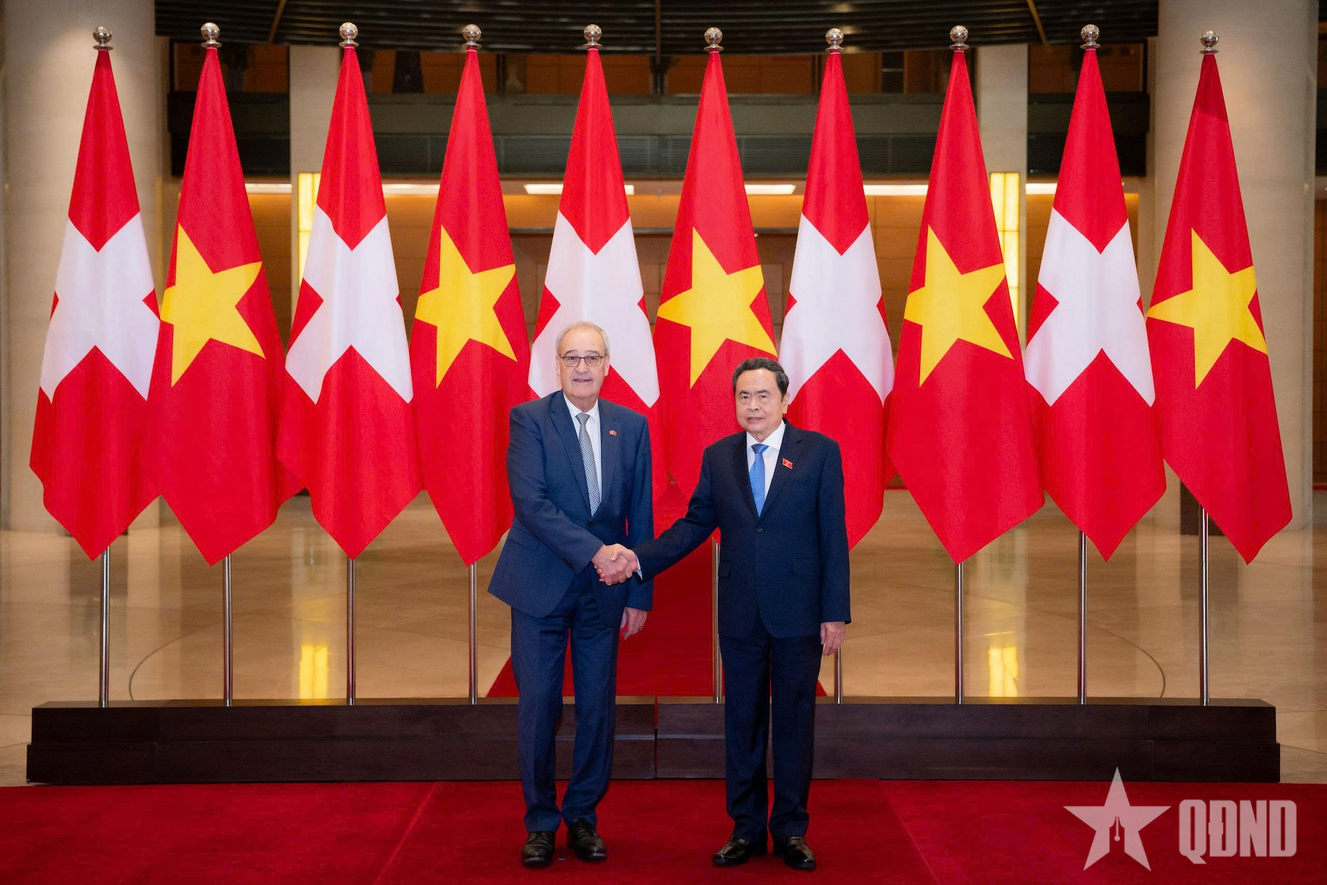 Chủ tịch Quốc hội Trần Thanh Mẫn hội kiến Tổng thống Thụy Sĩ Guy Parmelin