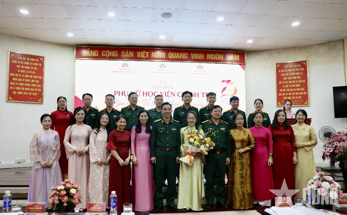 Phụ nữ Học viện Chính trị bản lĩnh - trí tuệ - khát vọng cống hiến