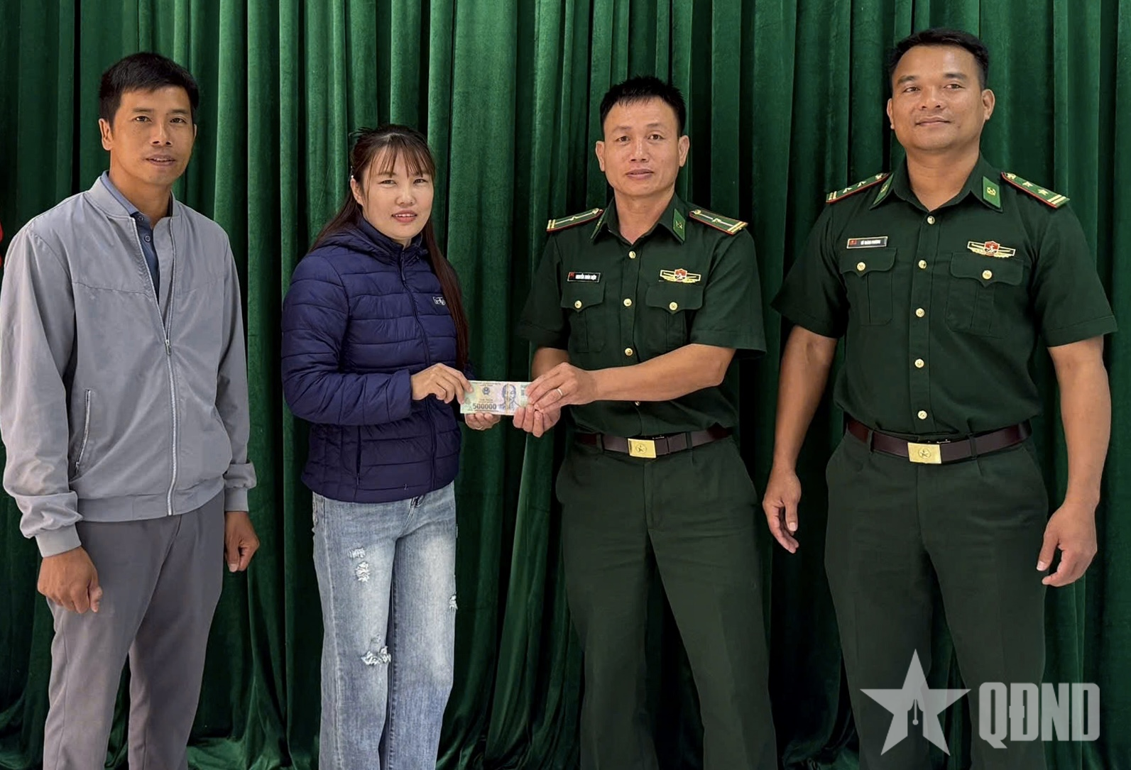 Thiếu tá Nguyễn Xuân Diện nhặt được 50 triệu đồng, trả lại người đánh rơi