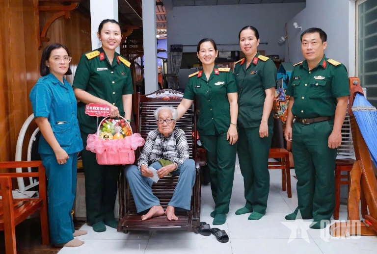 An Giang: Tri ân Bà mẹ Việt Nam anh hùng nhân Ngày Phụ nữ Việt Nam