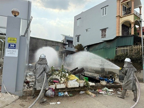 Hơn 40 người nhập viện sau sự cố nghi rò rỉ khí hóa chất